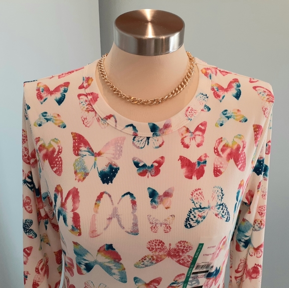 Top - Picture 3 of 9